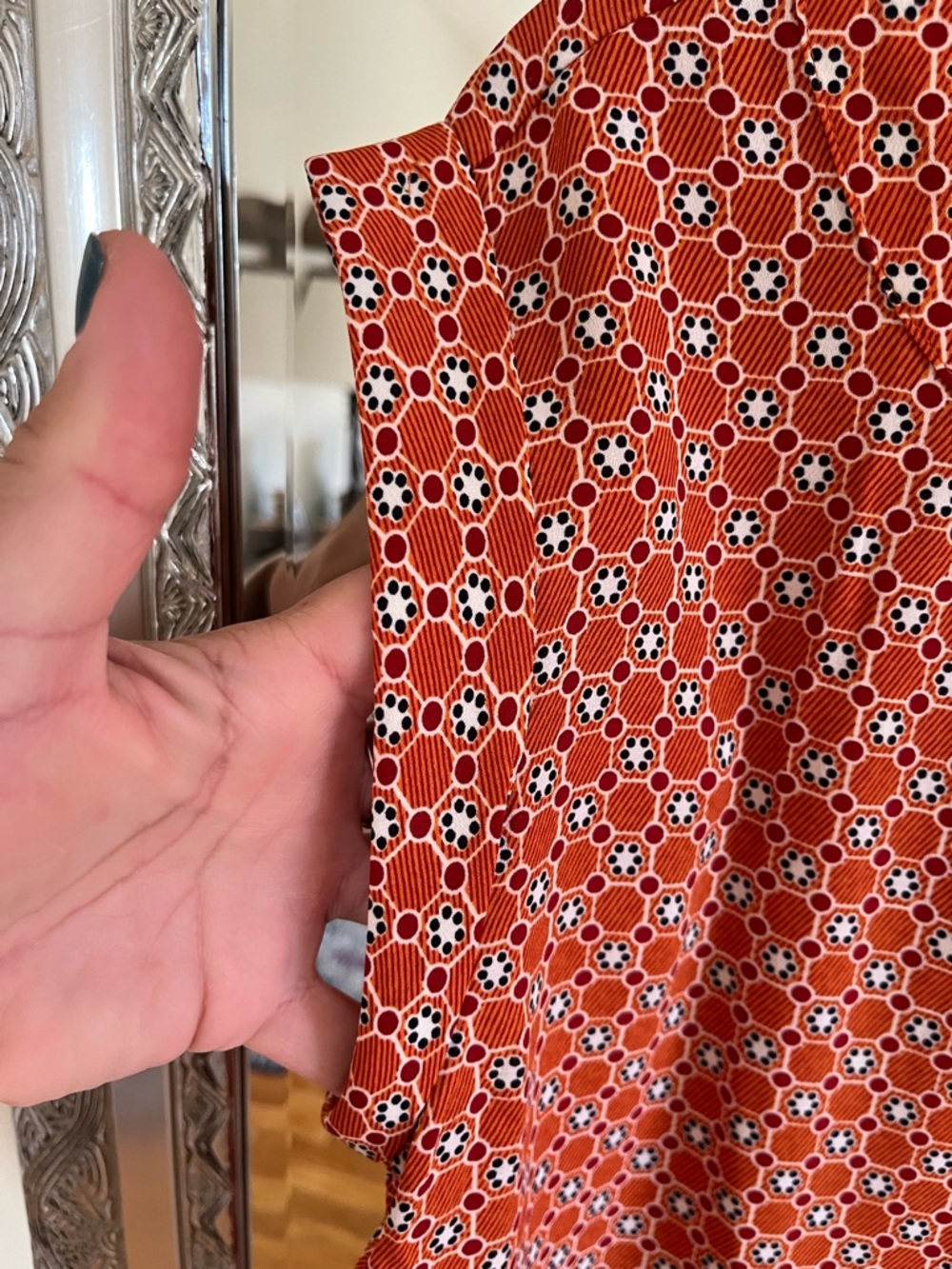 Ann Taylor Sleeveless Geo Print Top in Coral Red/Orange - Picture 3 of 5